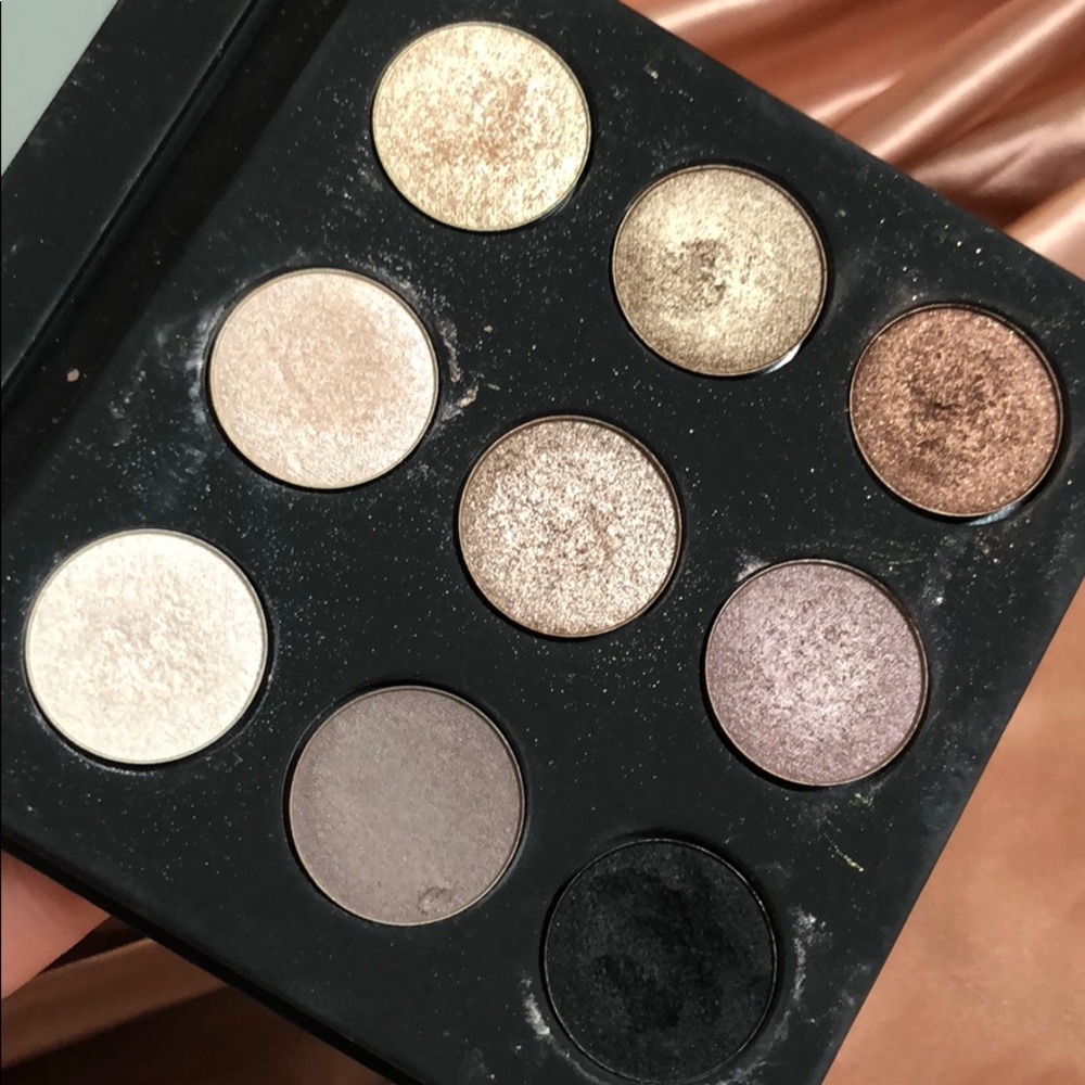 MUFE ARTIST EYESHADOW PALETTE